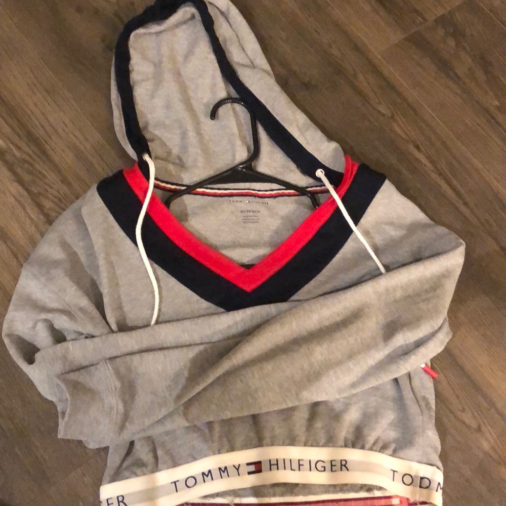 Tommy Hilfiger cropped hoodie